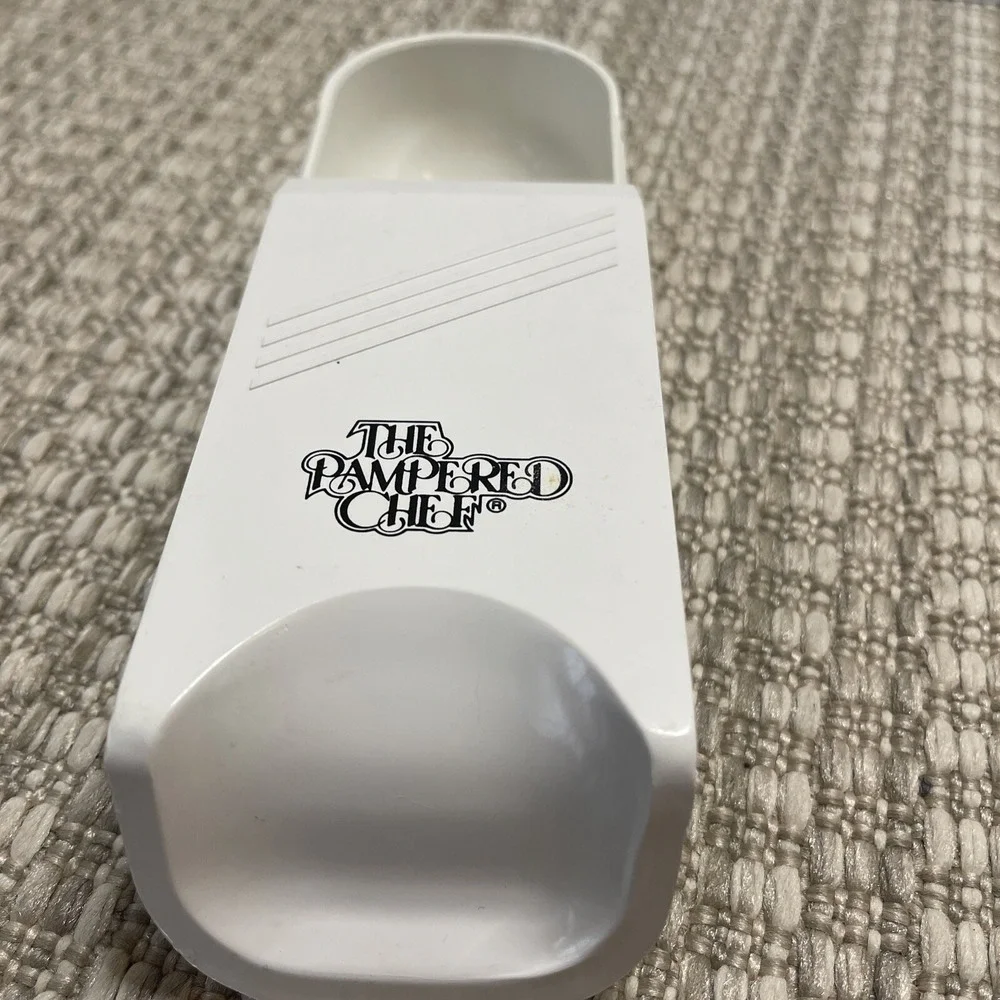 The Pampered Chef Adjustable Measuring Scoop Kitchen Gadget‎ Baking Cooking